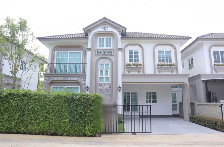 House with Shared Pool in Bangnatrad 